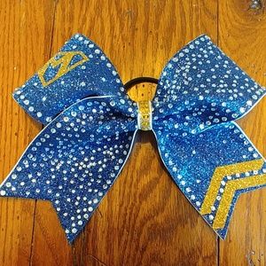 Cheer bow